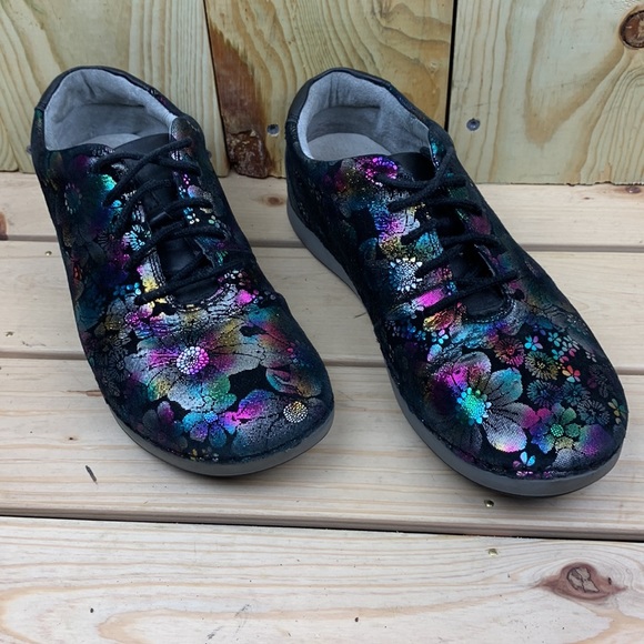 Women’s Alegria Size 39 (US 8.5-9) Metallic Floral Leather Sneaker - Picture 2 of 8